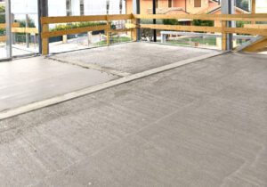 Un solaio finito in un cantiere