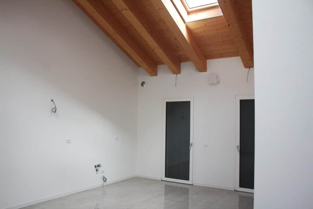 Dettaglio delle travi di una casa in acciaio
